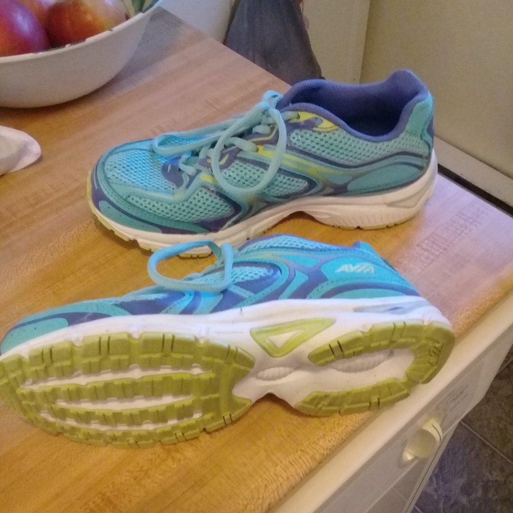 Womens avia running sneakers new